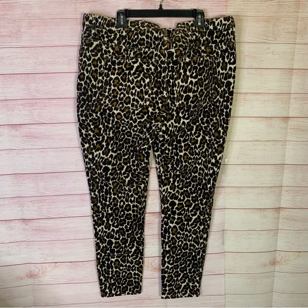 J. Crew 13” Rise Animal Print Corduroy Pands‎ Size 35
